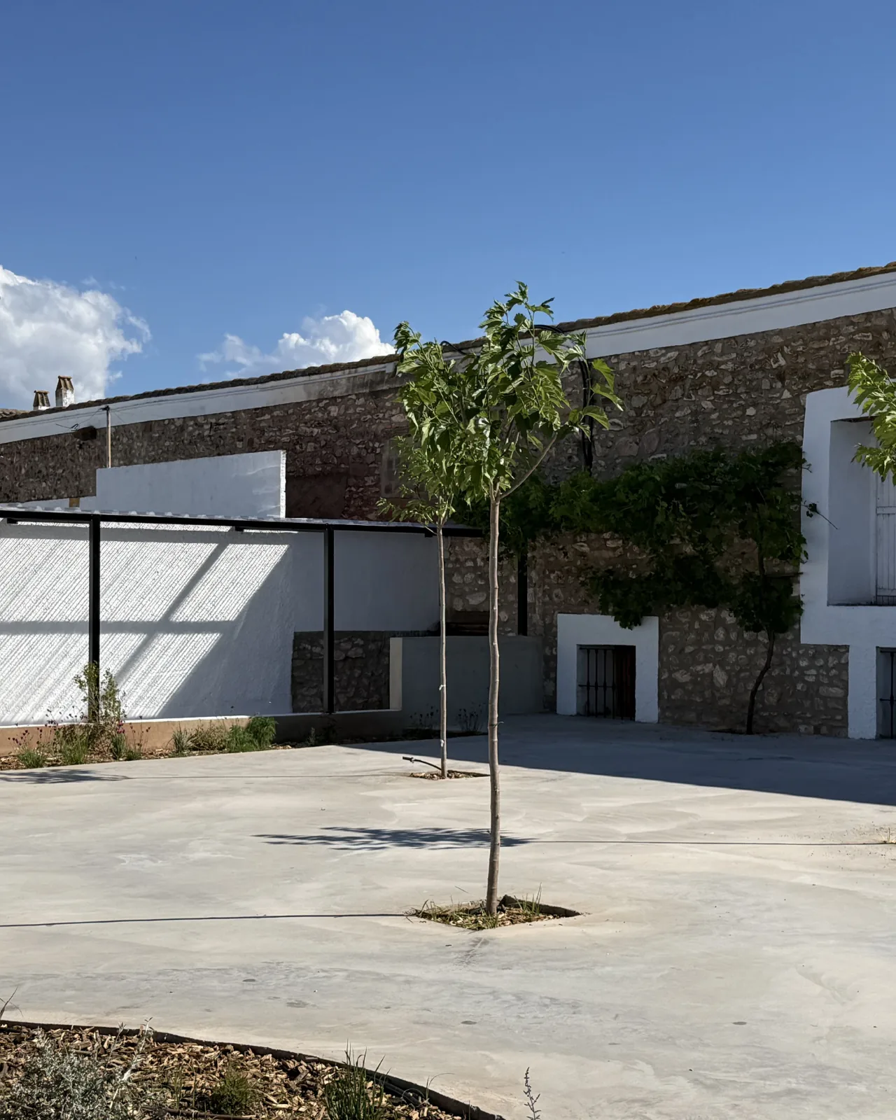 El Pueblo by Bonho
